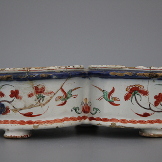 A Dutch Delft doré cruet stand ca. 1705-1720
