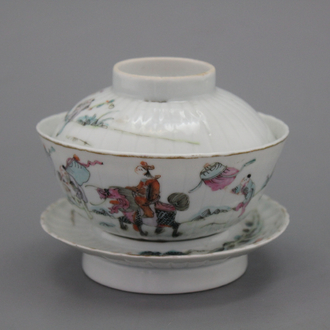 Theekom type 'gaiwan' in Chinees porselein, famille rose, 19e eeuw