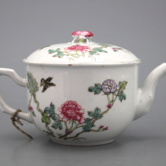 Theepot in Chinees porselein, famille rose, 19e eeuw
