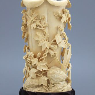An impressive Chinese carved ivory flower pot or brush pot, 18/19th C.