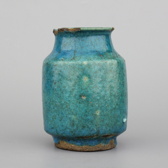 Albarello in turquoise glazuur, vermoedelijk Kashan, 13e eeuw