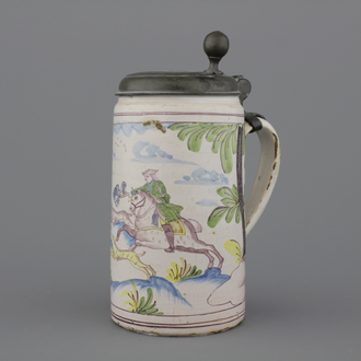 Polychrome Duitse bierkruik in tinmontuur, 18e eeuw