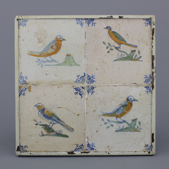 4 ingekaderde polychrome Delftse tegels met vogels, 17e eeuw
