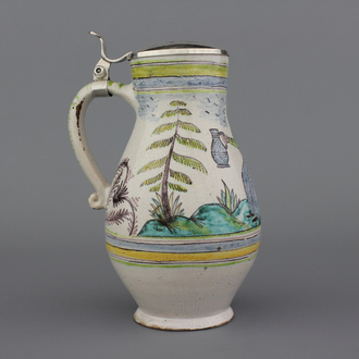 Bierkan met zilveren deksel in Duits of Oostenrijks aardewerk, ca 1800