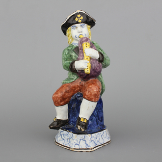 Figure de cornemuseur en faïence de Delft, env. 1800