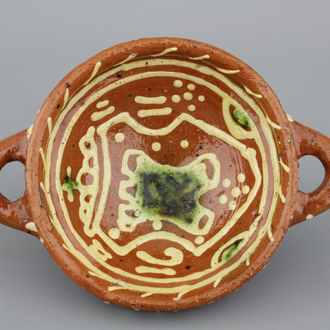 Pot à bouillie en terre glaise hollandaise, daté 1611