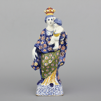 Statue de la Madonne avec enfant en faïence de Delft, polychrome, 18e
