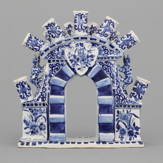 Tulipière rare en faïence de Delft, bleu et blanc, 19e