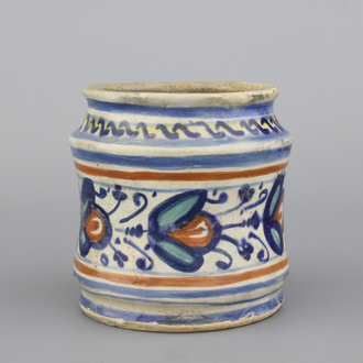 Albarello rare en majolique polychrome d'Anvers, env. 1580