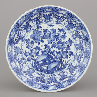 Blauw en witte schotel in Chinees porselein, Kangxi, begin 18e eeuw