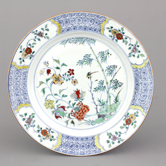 Grote doucai schotel in Chinees porselein, Kangxi of Yongzheng
