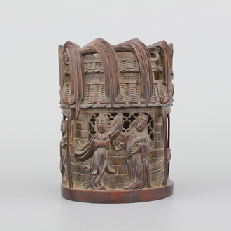 Chinese penseelpot in gesculpteerd hout, 19e-20e eeuw
