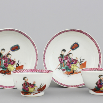 Paar mandarijnse kopjes en schoteltjes, famille rose, Qianlong, 18e