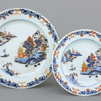 Twee Chinese Imari schotels met landschap, 18e eeuw