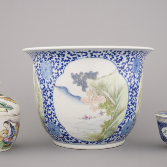 Fijne jardinière en 2 kommen met deksel in Chinees porselein, 19e-20e eeuw