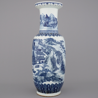 Blauw en witte rouleauvaas in Chinees porselein, met landschapsbeschildering, 19e eeuw
