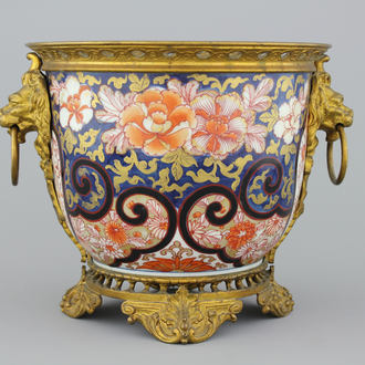Kom in Chinees porselein met ormolu-montuur, 19e eeuw