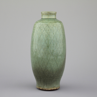 Vaas groen geglazuurd, Longquan, Ming-dynastie