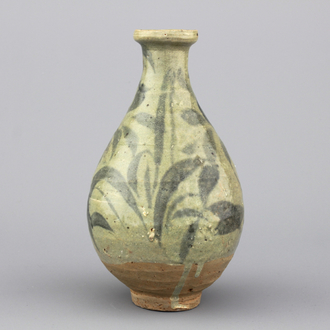 Opmerkelijke Koreaanse fles in celadon, 16e-17e eeuw