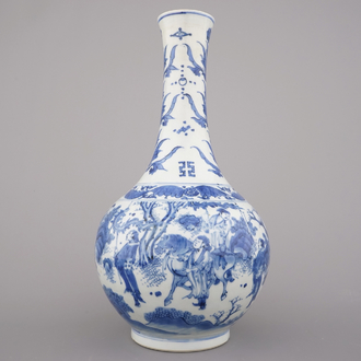 Blauw en witte flesvormige vaas in Chinees porselein, Transitieperiode, late Ming-dynastie, 17e eeuw