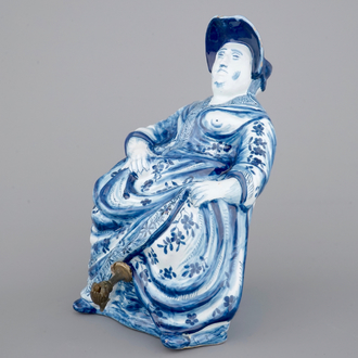 A blue and white Dutch Delft figural "Bobbejak" table fountain, 18th C.