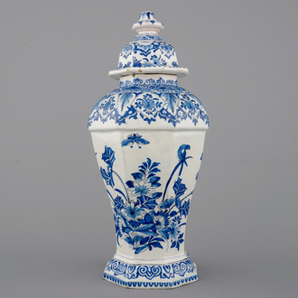 A fine Dutch Delft blue and white vase and cover, 17th C.