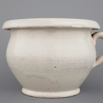 A large white Delft chamber pot, 18th C.