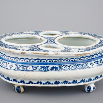 A cruet stand, blue and white Rouen pottery, 18th C.