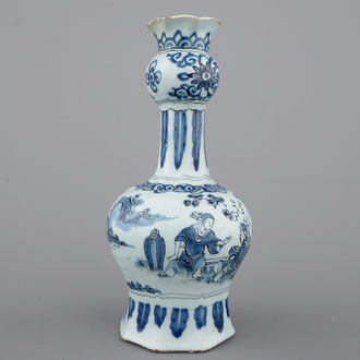 A fine Dutch Delft blue and white chinoiserie garlic neck vase, late 17th C.