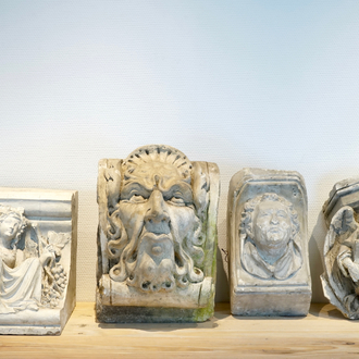 Een set van vier plaasteren wandconsoles, 19/20e eeuw, Brugge