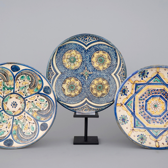 Een lot van 3 Noord-Afrikaanse schotels, Marokko of Tunesië, ca. 1900