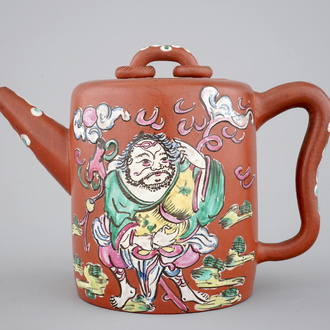 Een Chinese beschilderde Yixing theepot, 19e eeuw