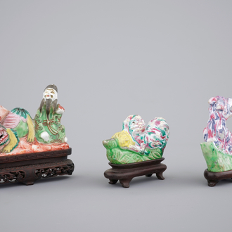 Trois repose-pinceaux en porcelaine de Chine, 18ème
