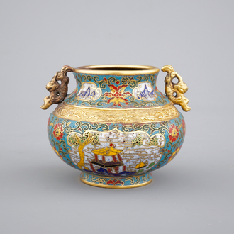 Een kleine Chinese cloisonné wierookbrander, 19/20e eeuw