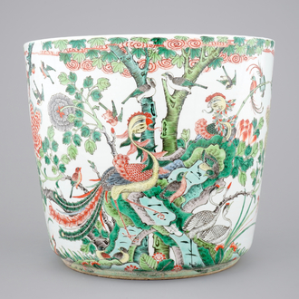 A large Chinese famille verte porcelain jardiniere with phoenix birds, 19th C.