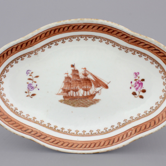 A Chinese export porcelain oval serving dish with a boat, 18th C.