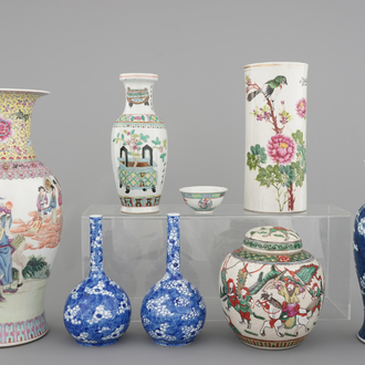 A collection of various Chinese porcelain vases, 19/20th C.