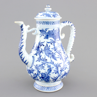 A Chinese blue and white porcelain jug and cover, Kangxi, ca. 1700