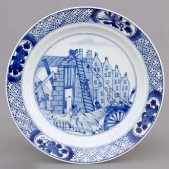 A Chinese porcelain blue and white plate with a "Rotterdam Riot" decor, Kangxi