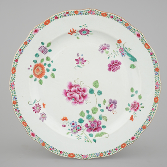 A large floral Chinese famille rose export porcelain dish, Qianlong, 18th C.