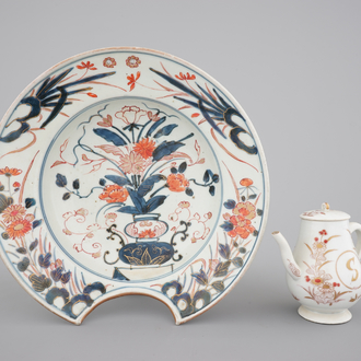 A Japanese Imari shaving bowl and an Arita soy jug, 17/18th C.