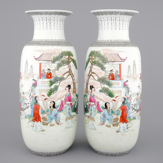 A tall pair of Chinese porcelain famille rose vases, Jingdezhen, 20th C.