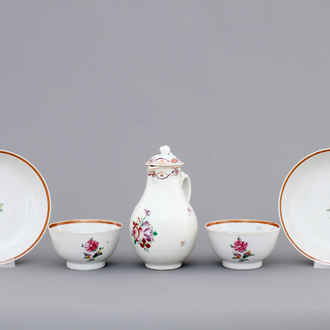 Two Chinese famille rose export cups and saucers and a cream jug with cover, Qianlong, 18th C.