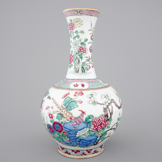 A Chinese famille rose porcelain bottle-shaped vase, 19th C.