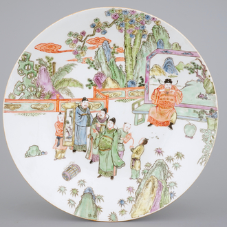 A large Chinese famille rose dish, 20th C.