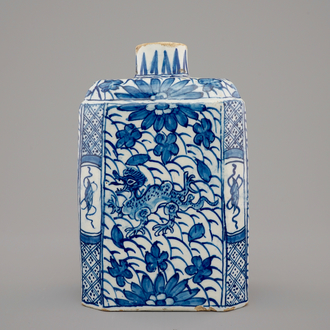 A Dutch Delft chinoiserie tea caddy, 18th C.