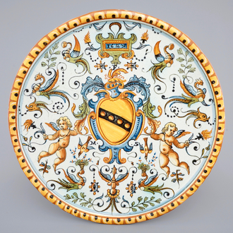 Un tazza en majolique italienne, daté 1627, Urbino, Italie
