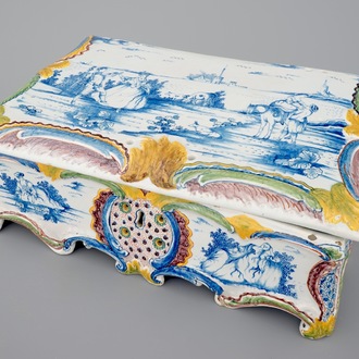 A rare polychrome Dutch Delft jewellery box with cover, 18th C.