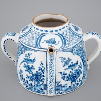 Un pot de chambre en faïence de Delft pour le marché anglais, debut du 18ème