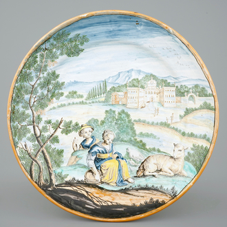 Un plat en faïence de Holitsch en style de Castelli, 18ème